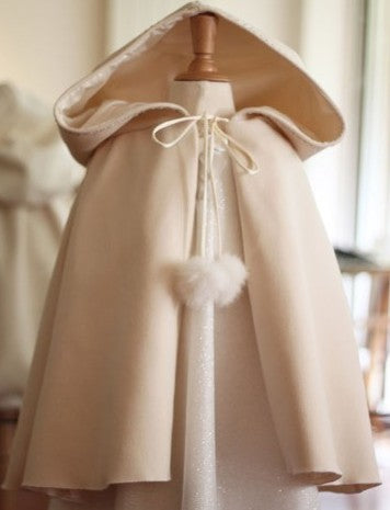 Comment habiller son enfant pour un baptême d'hiver ? - Fil de légende Paris