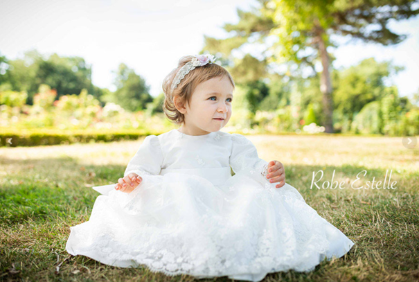 Robes de baptême longues traditionnelles ou courtes pour les petites filles ? - Fil de légende Paris
