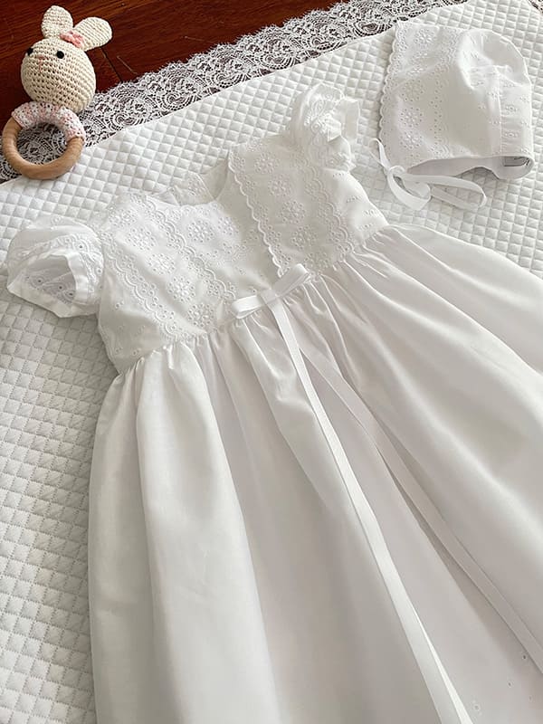 Comment enlever des taches sur une robe de baptême ?