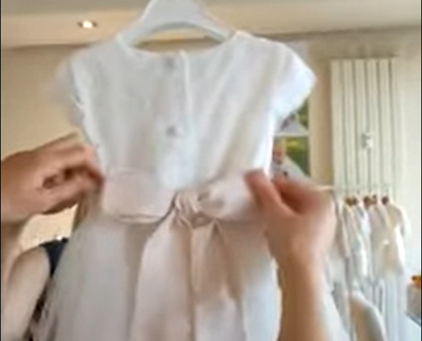 Comment faire un noeud de ceinture sur une robe de cérémonie? - Fil de légende Paris