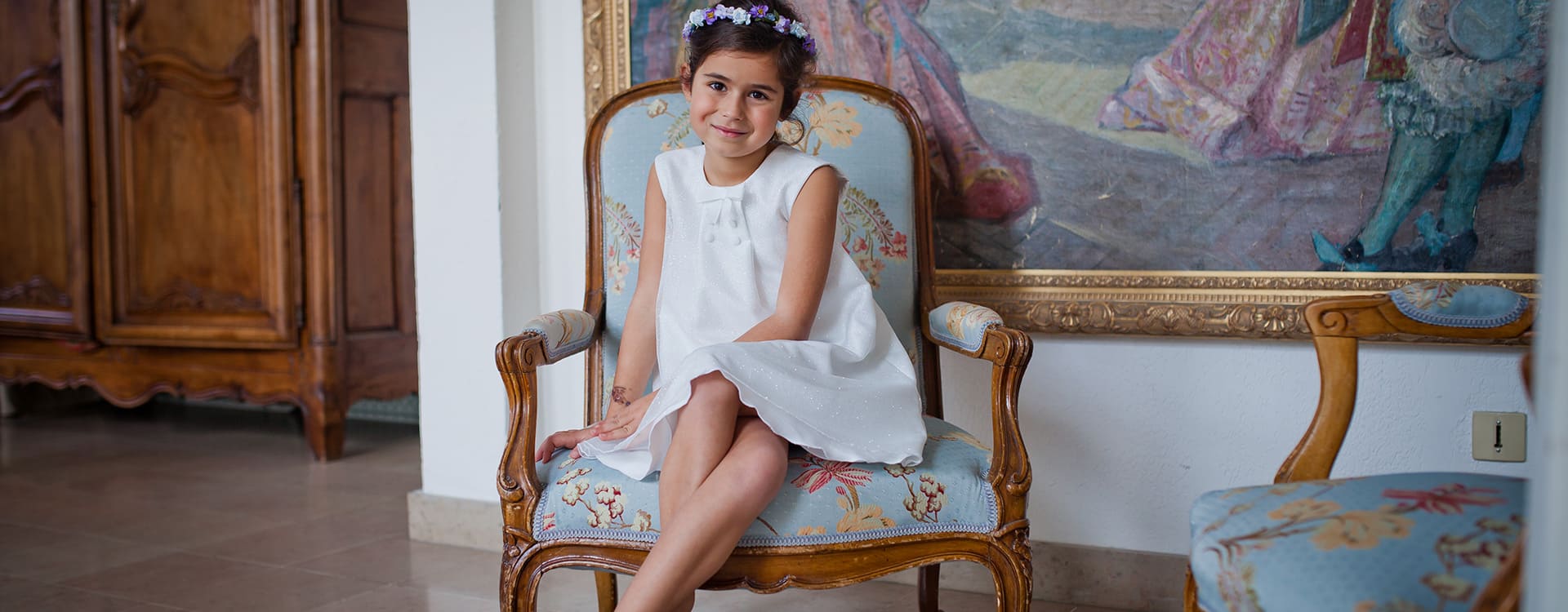 Robes de cérémonie fille en fin de série. Boutique Fil de Légende à Paris, Neuilly-sur-Seine.