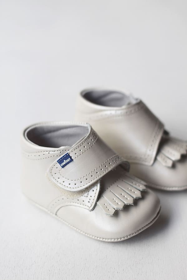 Chaussons frange cuir beige