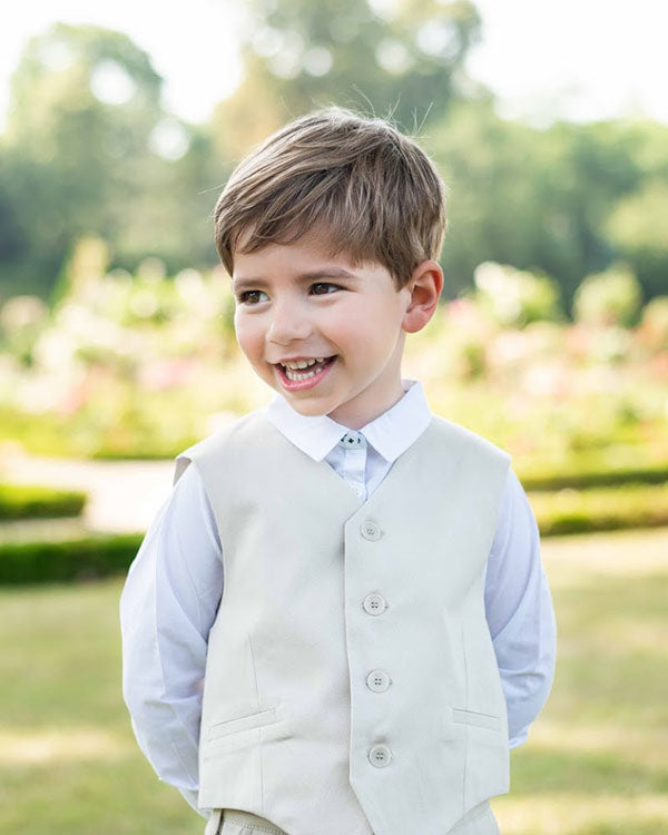  Gilet de cérémonie garçon en coton beige. Création française Fil de Légende. 