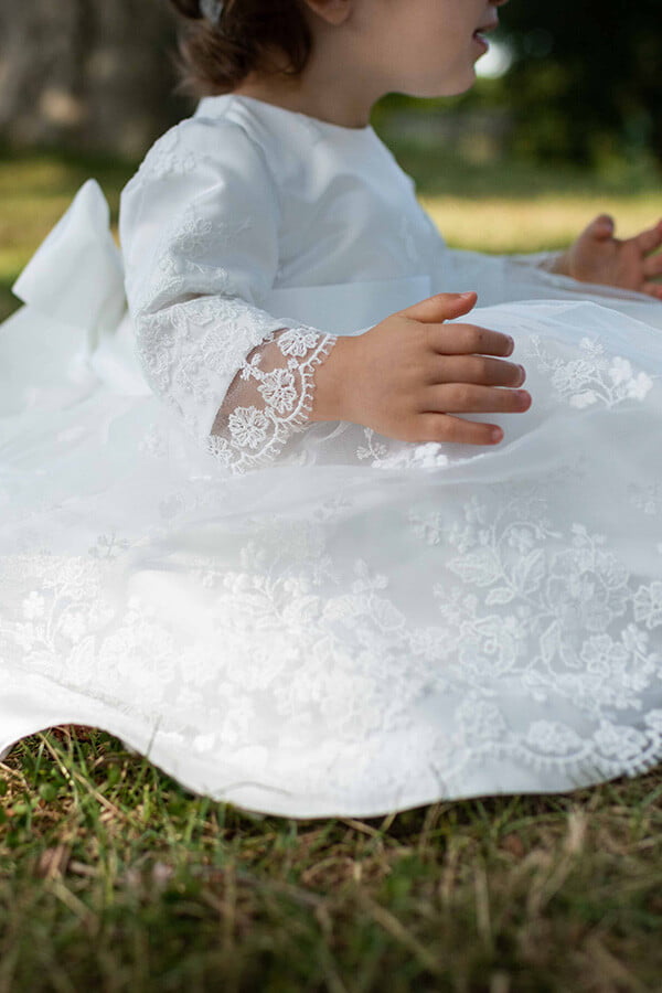 ANCIENNE ROBE FILLETTE BAPTEME Communion CEREMONIE Haut brodé main et petits pli EUR 20,00 ANCIENNE ROBE FILLETTE BAPTEME Communion CEREMONIE Haut brodé main et petits pli EUR 20,00