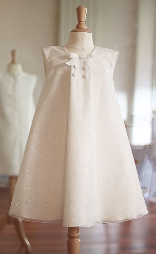 Robe de cérémonie fille trapèze en Shantung et tulle pailleté. Boutique vêtements cérémonie enfants Fil de Légende à Paris, Neuilly-sur-Seine.