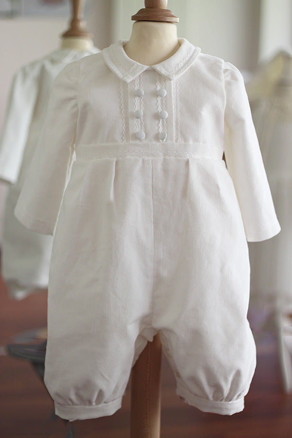 Barboteuse baptême bébé garçon Paul pour l'hiver en velours de coton doublée polaire. Création française Fil de Légende. Disponible en ligne ou en boutique à Paris, Neuilly-sur-Seine.